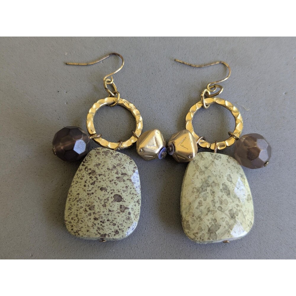 Vintage Artisan Speckled Stone Look Dangle Earrings Hammered Gold Tone Hoops